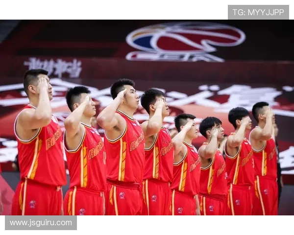 青春与梦想交织在CBA赛场 每一次触球都是记忆的印刻