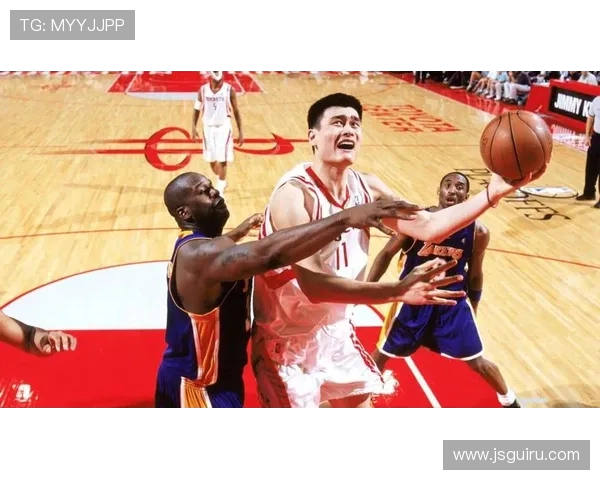 火箭队与上海队的友谊赛回顾：姚明牵线的中美篮球交流